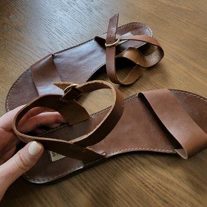 Steve Madden Brwn leather  sandals SIZE 10